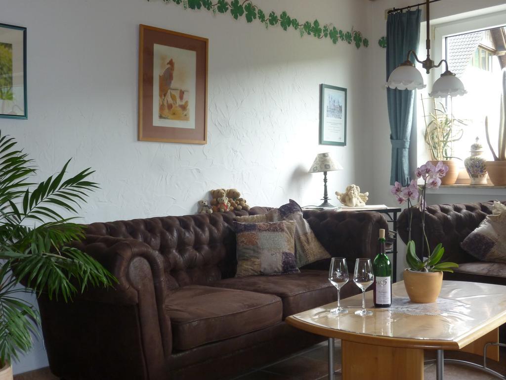 Weingut-Brennerei-Gaestehaus Emil Dauns Reil Εξωτερικό φωτογραφία